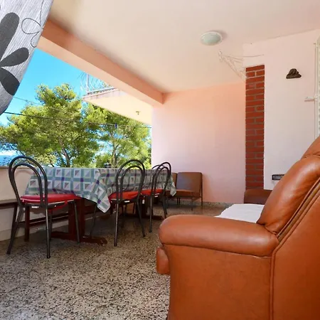 Alduk With Terrace And The Sea View شقة تروغير