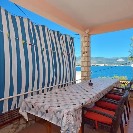 Alduk With Terrace And The Sea View شقة تروغير