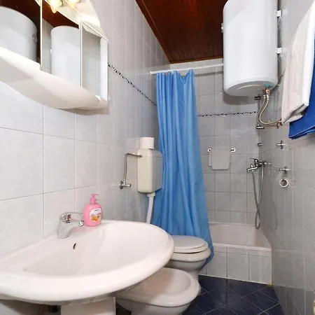 Alduk With Terrace And The Sea View טרוגיר