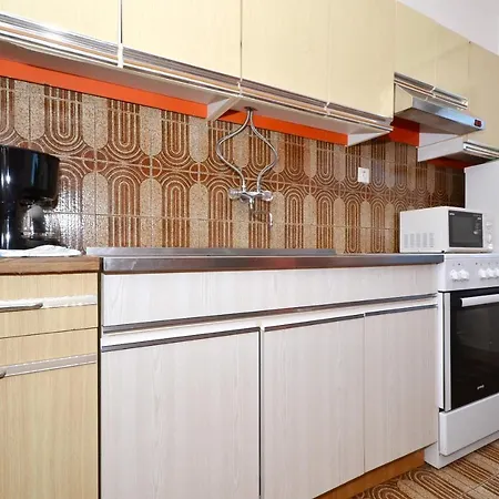 Alduk With Terrace And The Sea View شقة