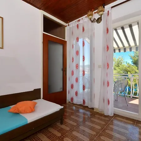 דירה Alduk With Terrace And The Sea View טרוגיר