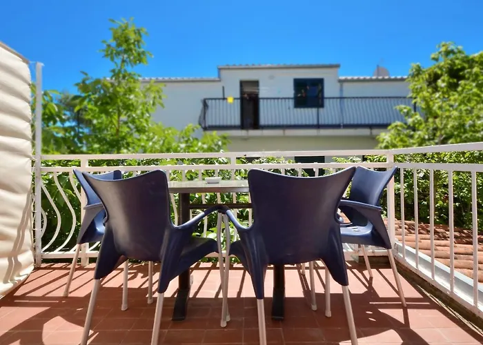 Alduk With Terrace And The Sea View Daire