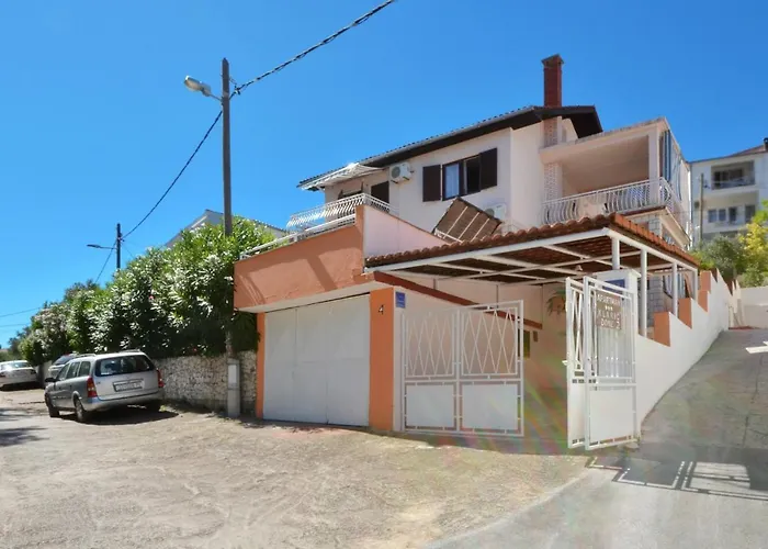 Alduk With Terrace And The Sea View * Trogir