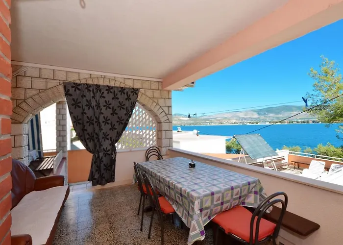 Alduk With Terrace And The Sea View Daire *
