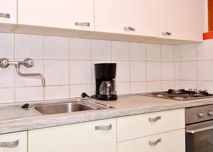 Alduk With Terrace And The Sea View