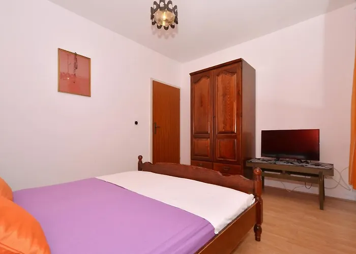 Alduk With Terrace And The Sea View Daire Trogir