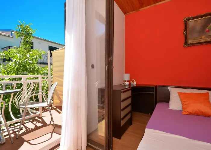 Alduk With Terrace And The Sea View Daire Trogir