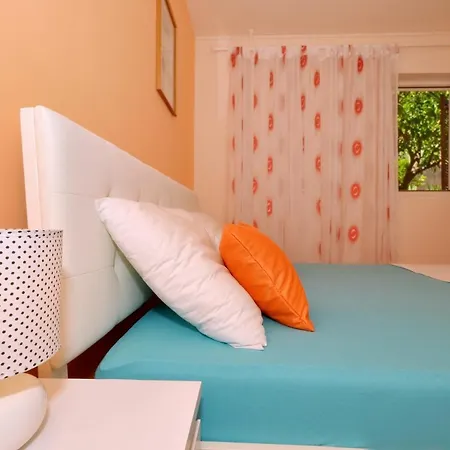 Alduk With Terrace And The Sea View