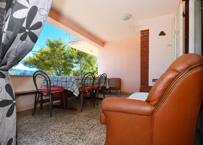 Alduk With Terrace And The Sea View Appartement Trogir