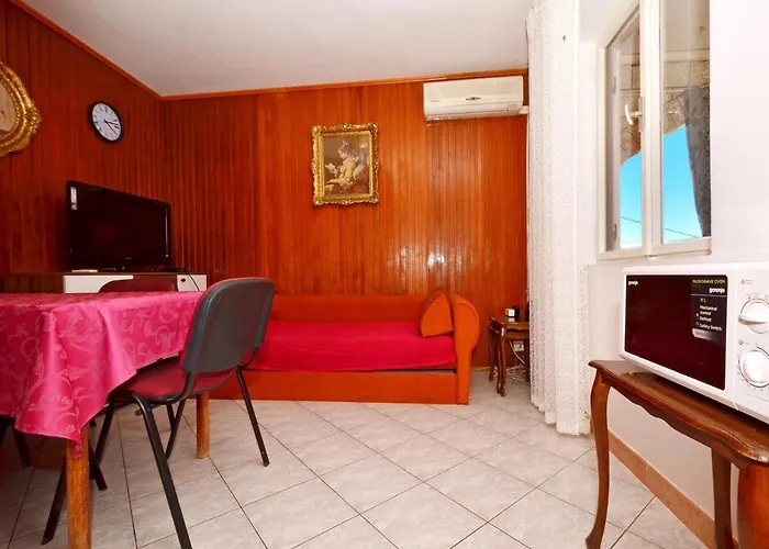 Alduk With Terrace And The Sea View Appartement *