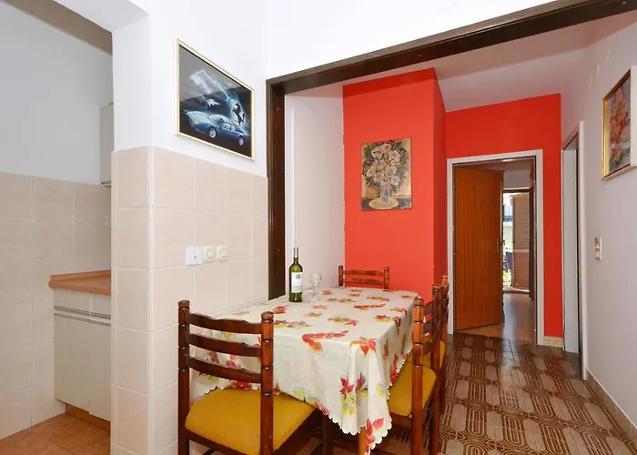 Alduk With Terrace And The Sea View Appartement *