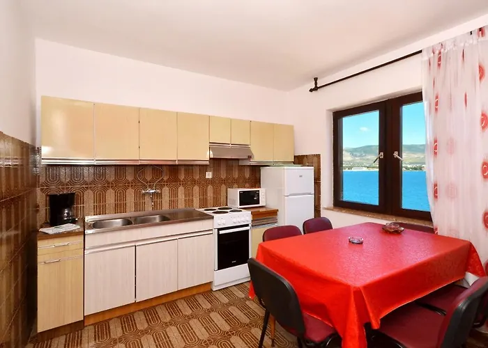 Alduk With Terrace And The Sea View Appartement