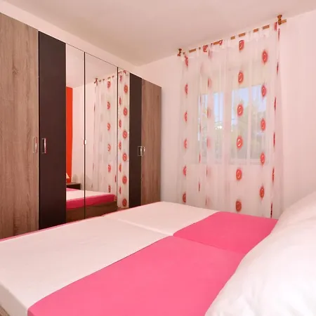 Alduk With Terrace And The Sea View *