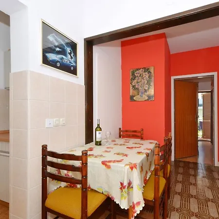 Alduk With Terrace And The Sea View Appartement *